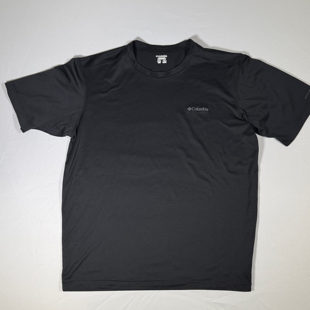 Columbia Men's Dark Gray Short Sleeve Tee